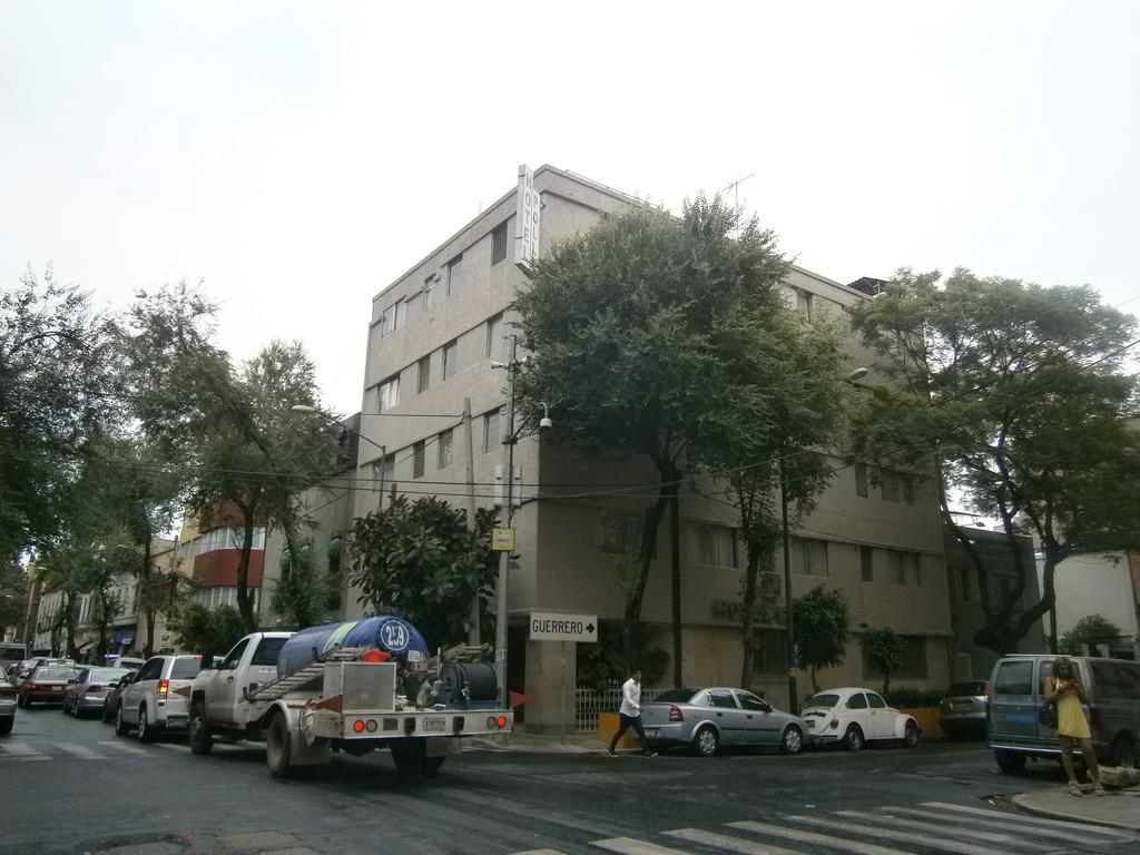 Polly Mexiko-Stadt